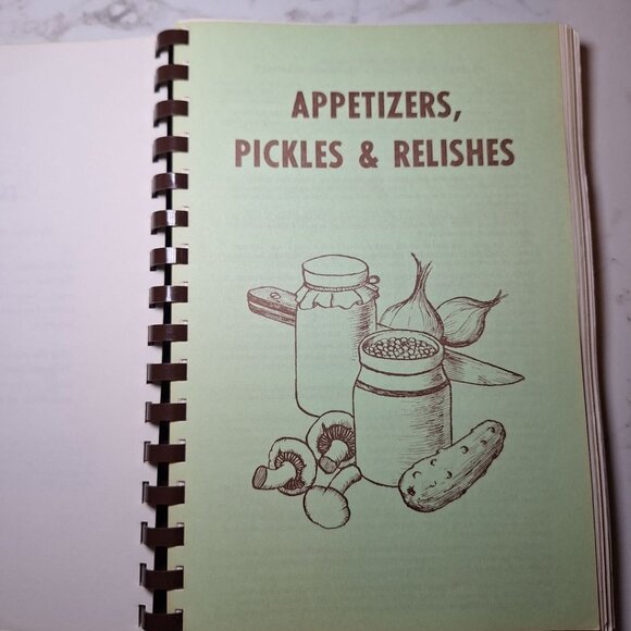 Cook Book Mt Carmel Mercy Hospital Detroit Michigan 1978 Vintage Recipes Guild - Picture 5 of 12